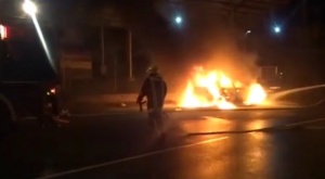 Полицейска кола изгоря край Симитли