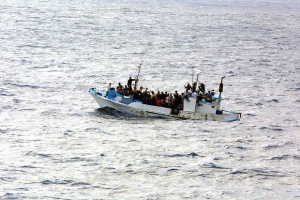 Убиха 33 сомалийски бежанци при атака срещу корабчето им в Червено море