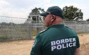 Служебни министри проверяват пунктовете по границата с Турция