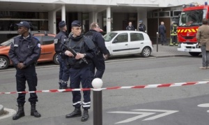 Френската полиция застреля мъж на летището в Париж