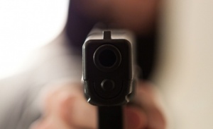 Мъжът, прострелял екскмета на Овчеполци, се предаде в полицията