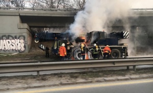 Камион-вишка горя край Семинарията в София (СНИМКА)