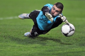 Стоянов обратно на терена най-рано в края на септември