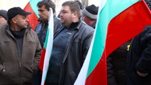 Земеделски производители отново на протести заради субсидиите, блокираха пътя за София