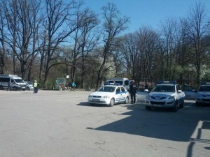 Жандармерия и полиция окупираха стадион "Българска армия"