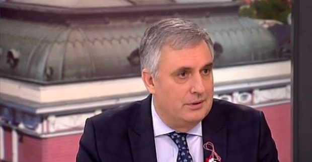 Калфин в защита: Елена Поптодорова не е толкова закъсала, че да краде козметика от летището