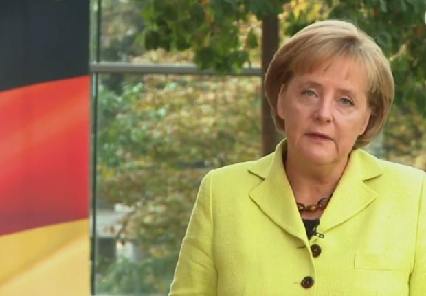 Меркел настоява Гърция да намали пенсиите и да понижи данъчния праг