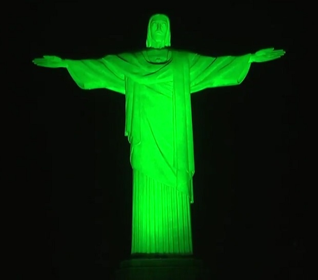 Статуята в Рио светна в зелено заради празника Свети Патрик