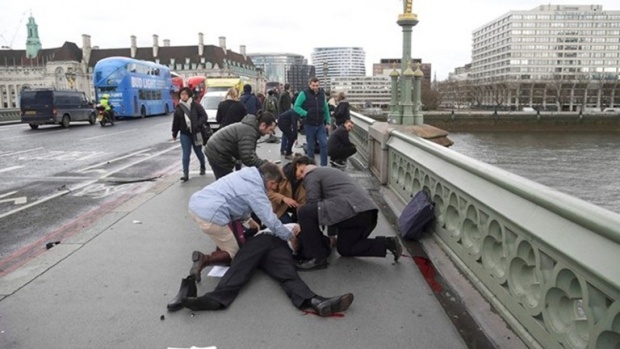 Петима убити и над 40 ранени при кървавия атентат до парламента в Лондон