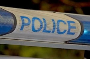 Шофьор без книжка заряза колата си при полицейска гонка в Павликени, спипаха го в дома му