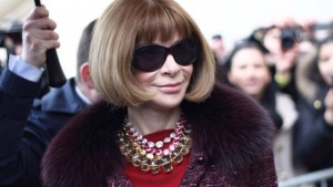 Повелителката на модата Ана Уинтур стана баба на момченце