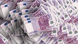 Над 50 на сто от сделките в еврозоната се извършват на ръка