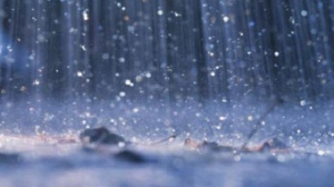 Валежите ще продължават и в утрешния ден, предупреждават и за гръмотевици