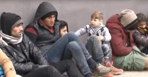 Хванаха 14 нелегални мигранти в камион в Бургас