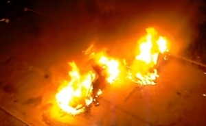 Близо 10 коли горяха на паркинг в "Овча купел" тази нощ