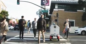 Робот доставя храна в Сан Франциско