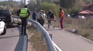 21-годишен моторист е тежко пострадал след катастрофа