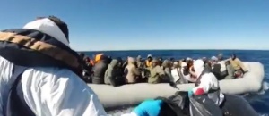 Близо 3000 мигранти са били спасени във водите край Либия