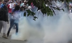 Двама души са били убити по време на протест във Венецуела, седем други са ранени