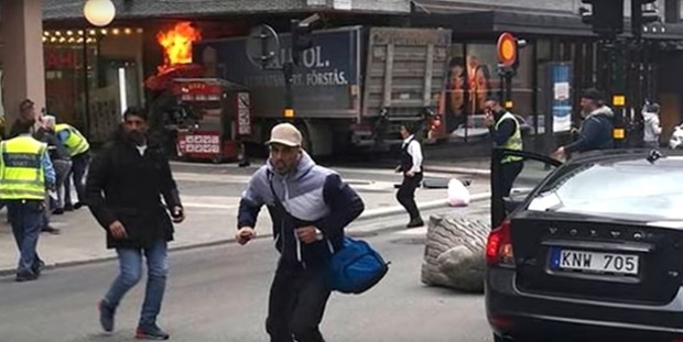Шведският премиер обяви край на „масовата имиграция“ след атаката в Стокхолм