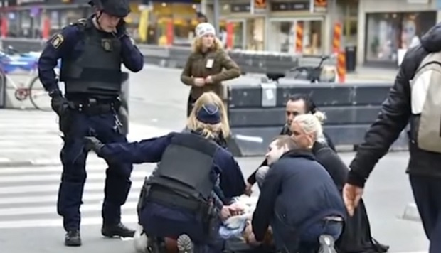 Трима от задържани за атентата в Стокхолм са на свобода