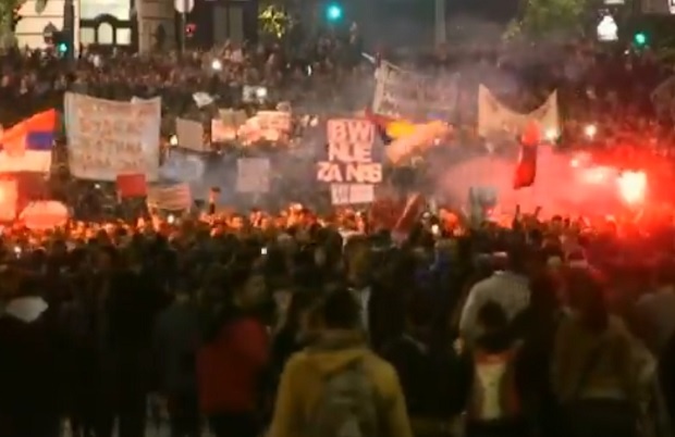Протестиращите срещу Вучич искат анулиране на изборите