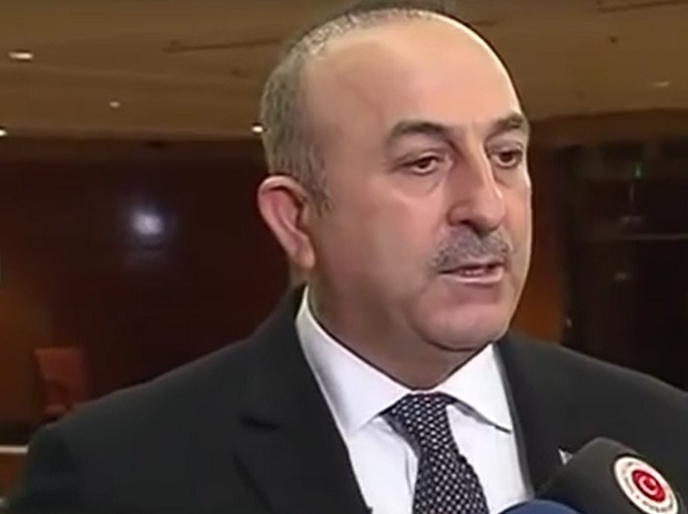 Чавушоглу: От чужбина се опитват да влияят на референдума в Турция