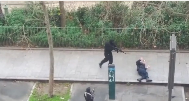 Още трима души с обвинение за атаката срещу "Шарли Ебдо"