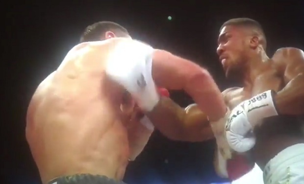 Ето как Джошуа нокаутира Кличко след зрелищен бокс (ВИДЕО)