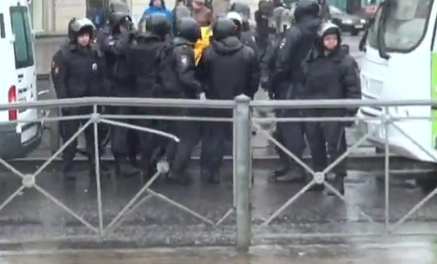 Арестувани са над 100 души при протести срещу Путин в Русия (ВИДЕО)
