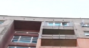 Мазилка от блок се срути и едва не уби 6-годишно момиченце