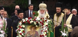 На тържествен водосвет осветиха бойните знамена за празника на българската армия