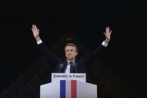 Макрон печели с убедителна победа над Льо Пен, обещава „нова глава“ за Франция