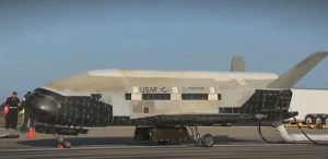 Американски разузнавач се завърна на Земята след 700 дни в Космоса