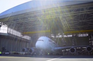 "Порше" изтегли самолет тежащ 285 тона