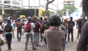 Протестите във Венецуела взеха живота на 44 души