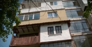 Уникална идея! Майстор направи възрожденска тераса на панелен блок