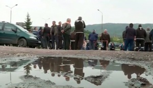 Миньорите от Бобов дол получават половин заплата за март до края на деня