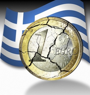 Атина на крачка от сделка с кредиторите на фона на протести