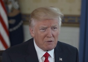 CNN: В Белия дом обсъждали импийчмъната на Тръмп на тайни консултации