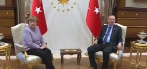 Меркел и Ердоган разговаряха в опит да изяснят разногласията си
