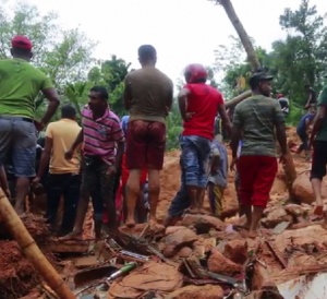 Нараства броят на загиналите при наводненията в Шри Ланка