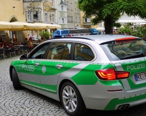 Шестима ранени след като кола влезе в берлинска метростанция