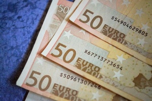 Все по-често българите обменят валута