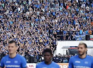 Слабата форма на "сините" разгневи феновете