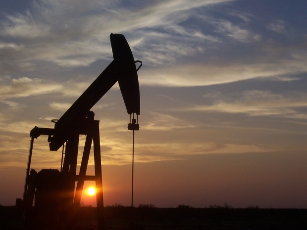 Предпазлив ръст в цените на "черното злато" след изявленията на Русия и Саудитска Арабия за петролодобива
