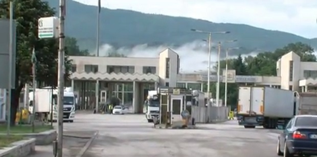 Превозвачи и шофьори на протест край границата