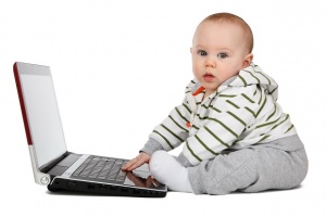 Мозъкът на бебетата не се развива нормално, ако постоянно са пред телевизори или компютри
