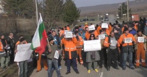 Изплащат заплатите на миньорите от „Оброчище“ утре