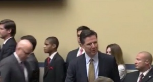 Бившият шеф на ФБР говори пред Сената